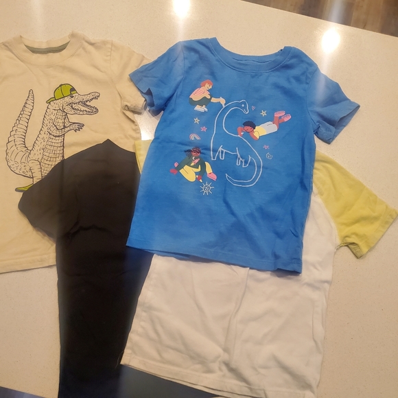 Toddler t-shirt bundle. Size 4T - Picture 3 of 5